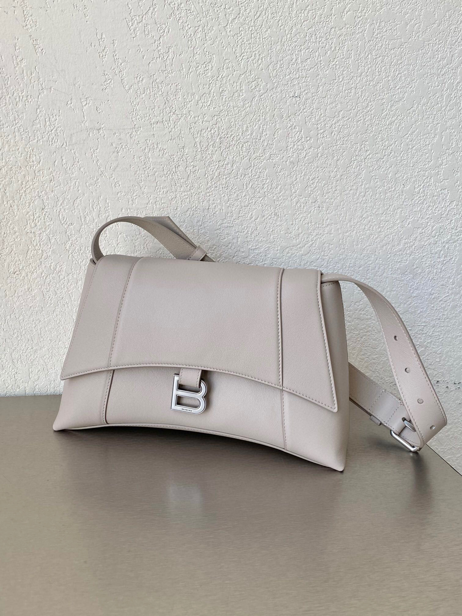 발렌시아가 Balenciaga 671353 Downtown 스몰 숄더 백 에 대한 여성 에 30cm