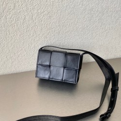 보테가베네타 Bottega Veneta 667048 Cassette 카세트 백 12cm