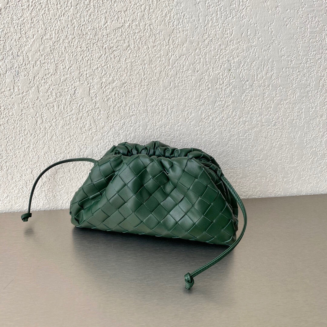 보테가베네타 Bottega Veneta 585852 The pouch It bag 미니 파우치 22cm