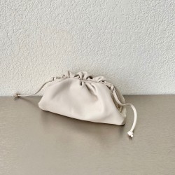 보테가베네타 Bottega Veneta 585852 The pouch It bag 미니 파우치 22cm