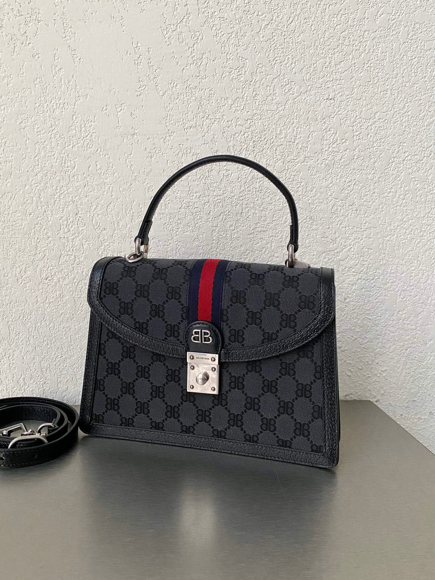 발렌시아가 Balenciaga X Gucci 680119 캔버스 자카드 Hacker 스몰 핸드백 블랙 27.9cm