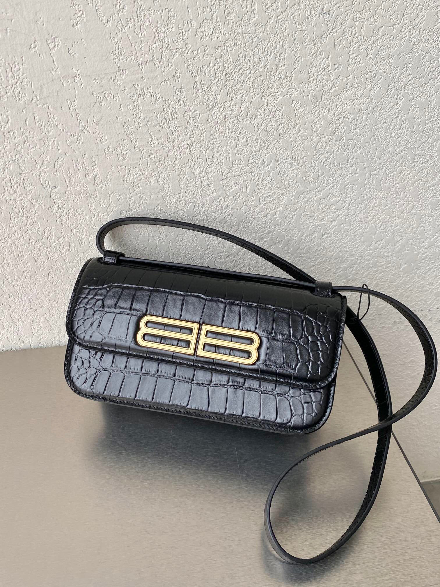 발렌시아가 Balenciaga 674693 엑스트라 서플 크로커다일 엠보싱 카프스킨 GOSSIP 스몰 백 23.5cm
