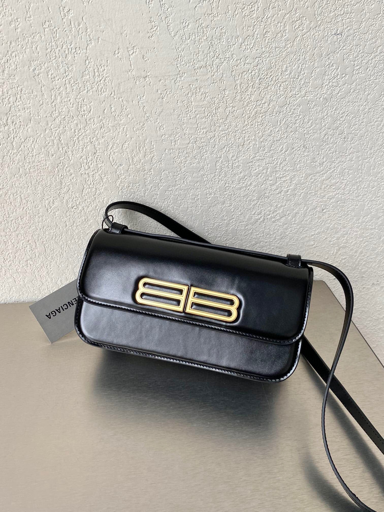 발렌시아가 Balenciaga 674693 스트라이프 엠보싱 카프스킨 GOSSIP 스몰 백 23.5cm