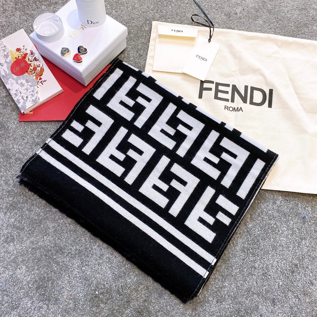 펜디 FENDI 스카프 캐시미어 블랙 & 화이트