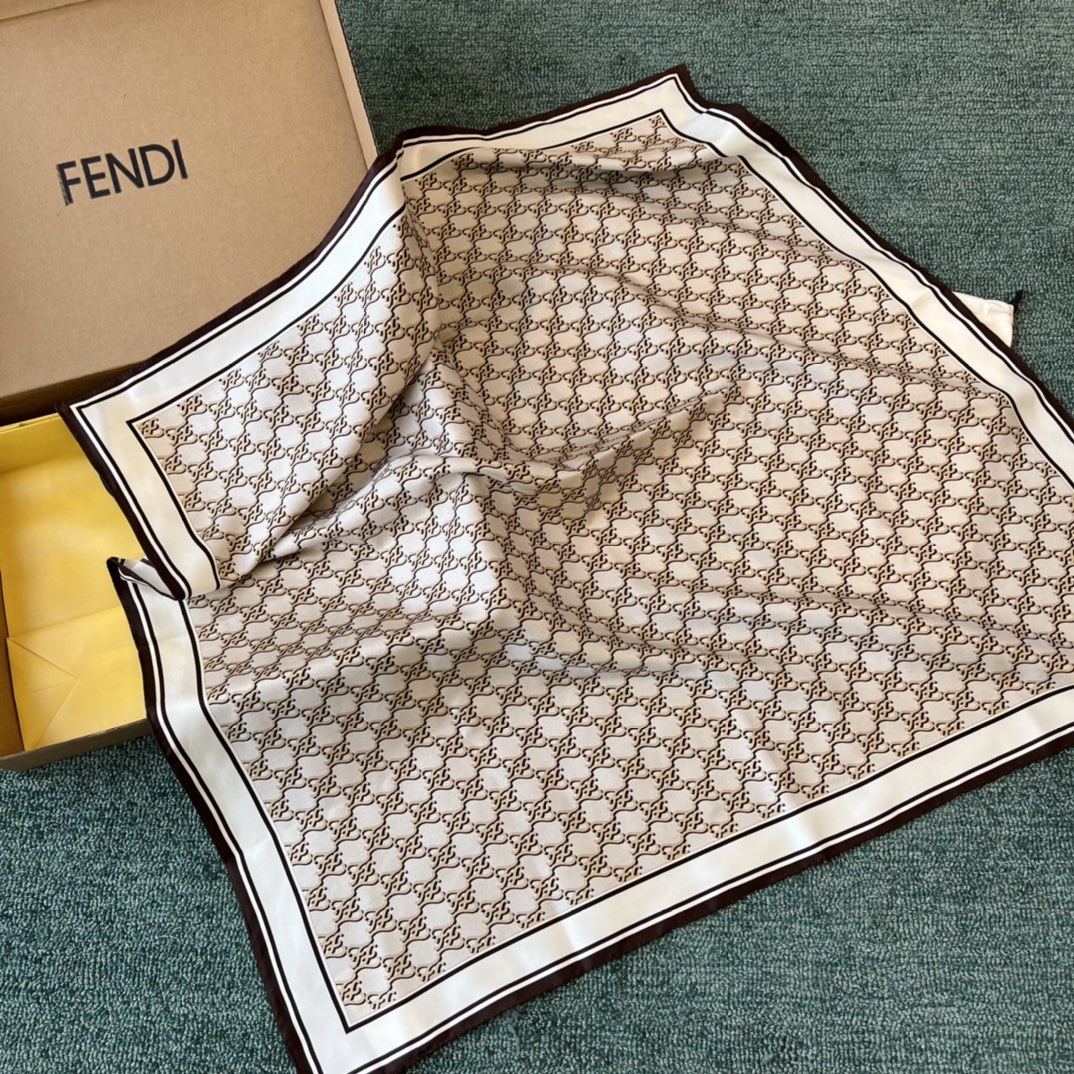 펜디 FENDI Karl 스카프 미색 90cm