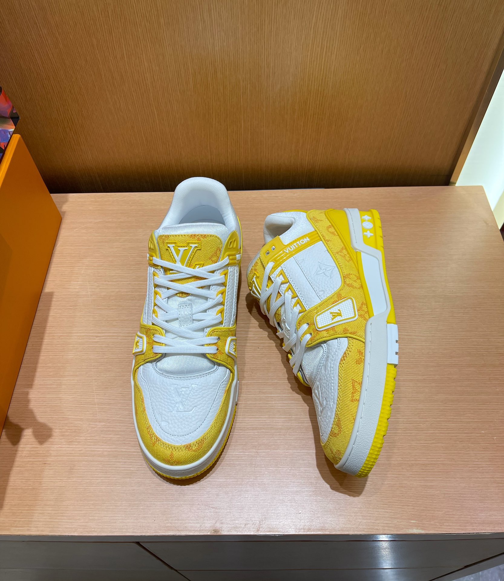 루이비통 LV TRAINER 트레이너 스니커즈