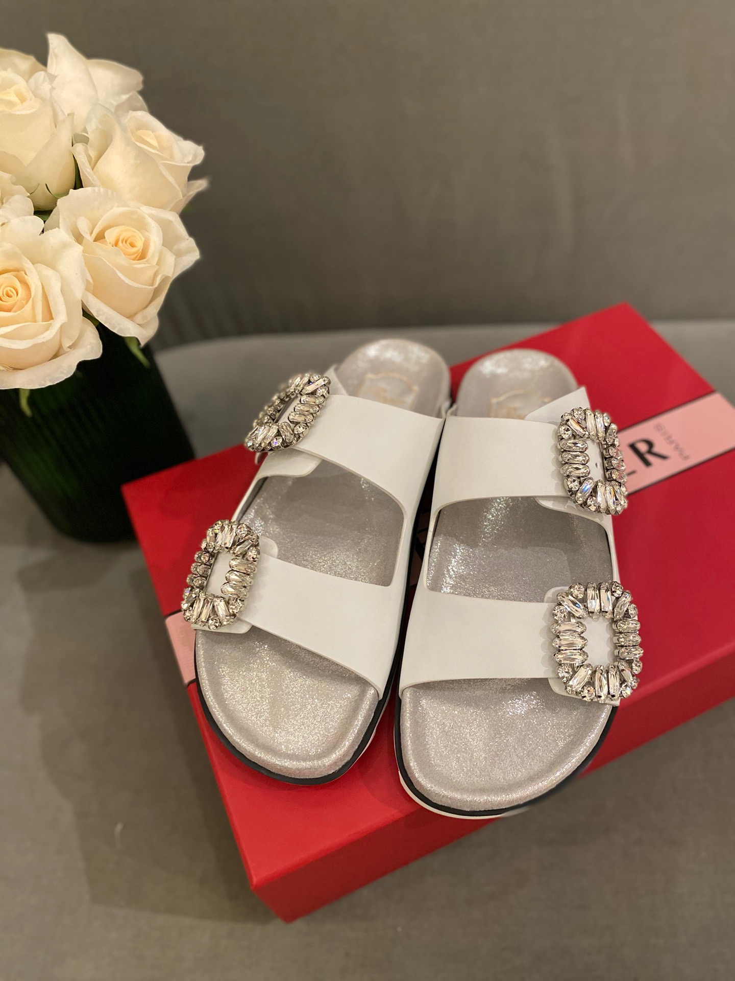 Roger Vivier Slidy Viv' Strass 버클 샌들