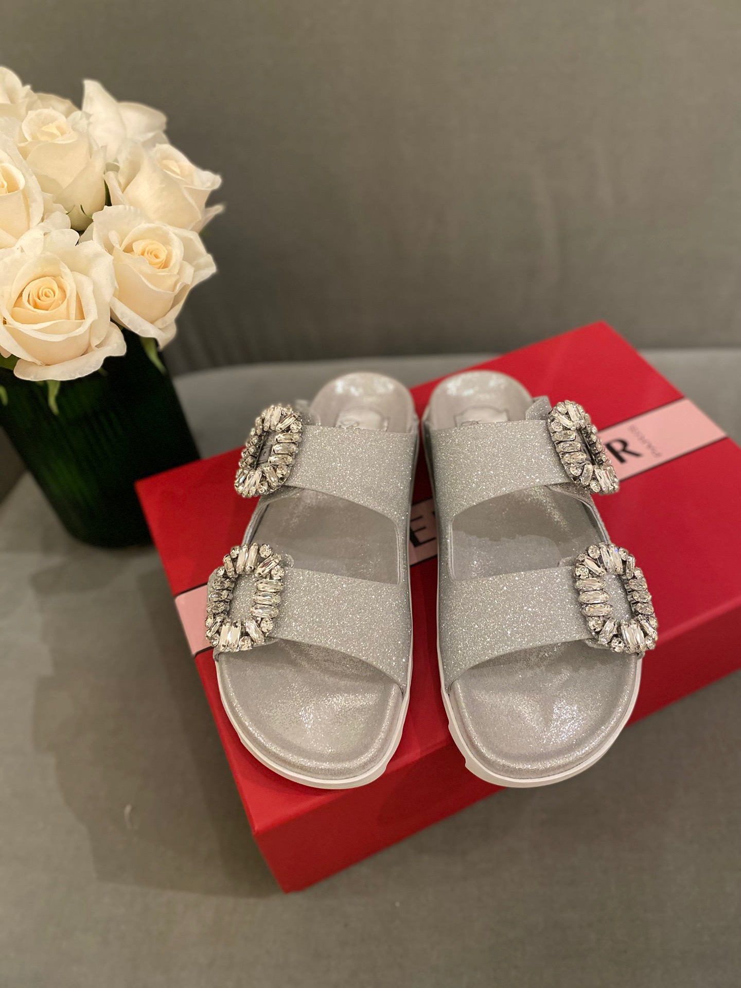 Roger Vivier Slidy Viv' Strass 버클 샌들
