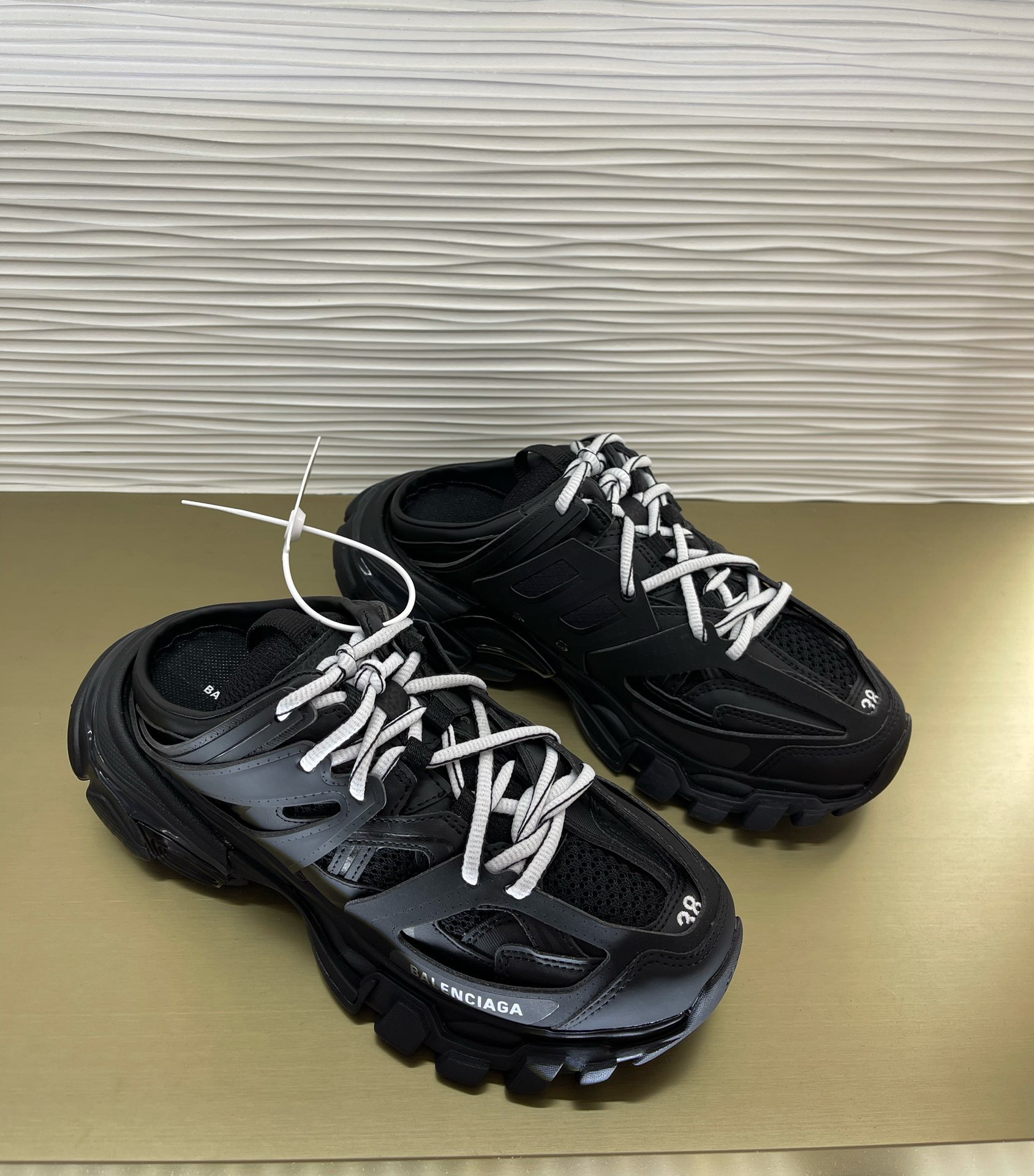 발렌시아가 Balenciaga TRACK 뮬