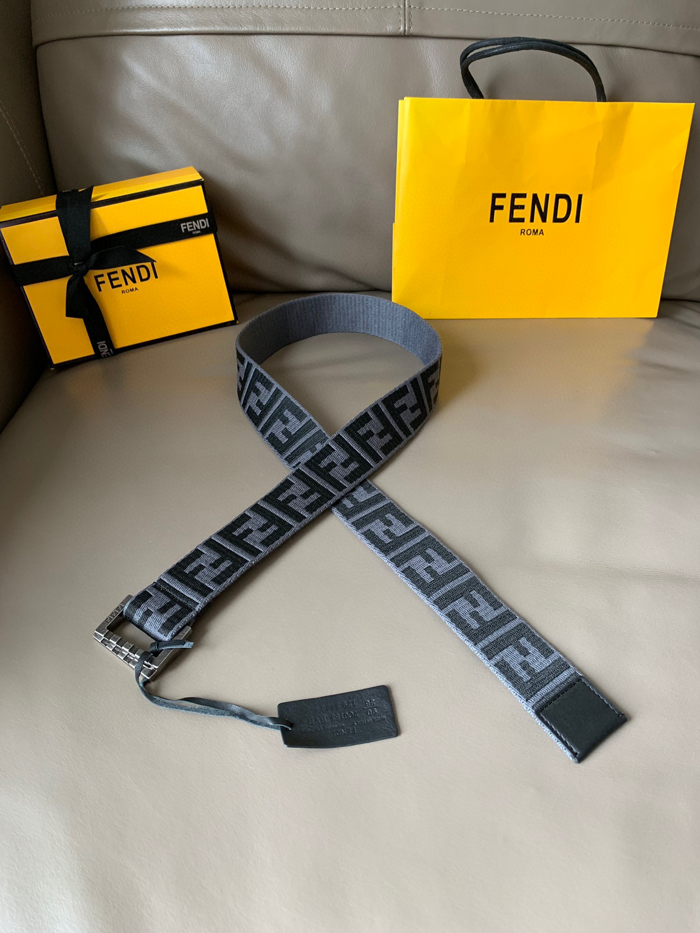 펜디 FENDI 블랙 40mm