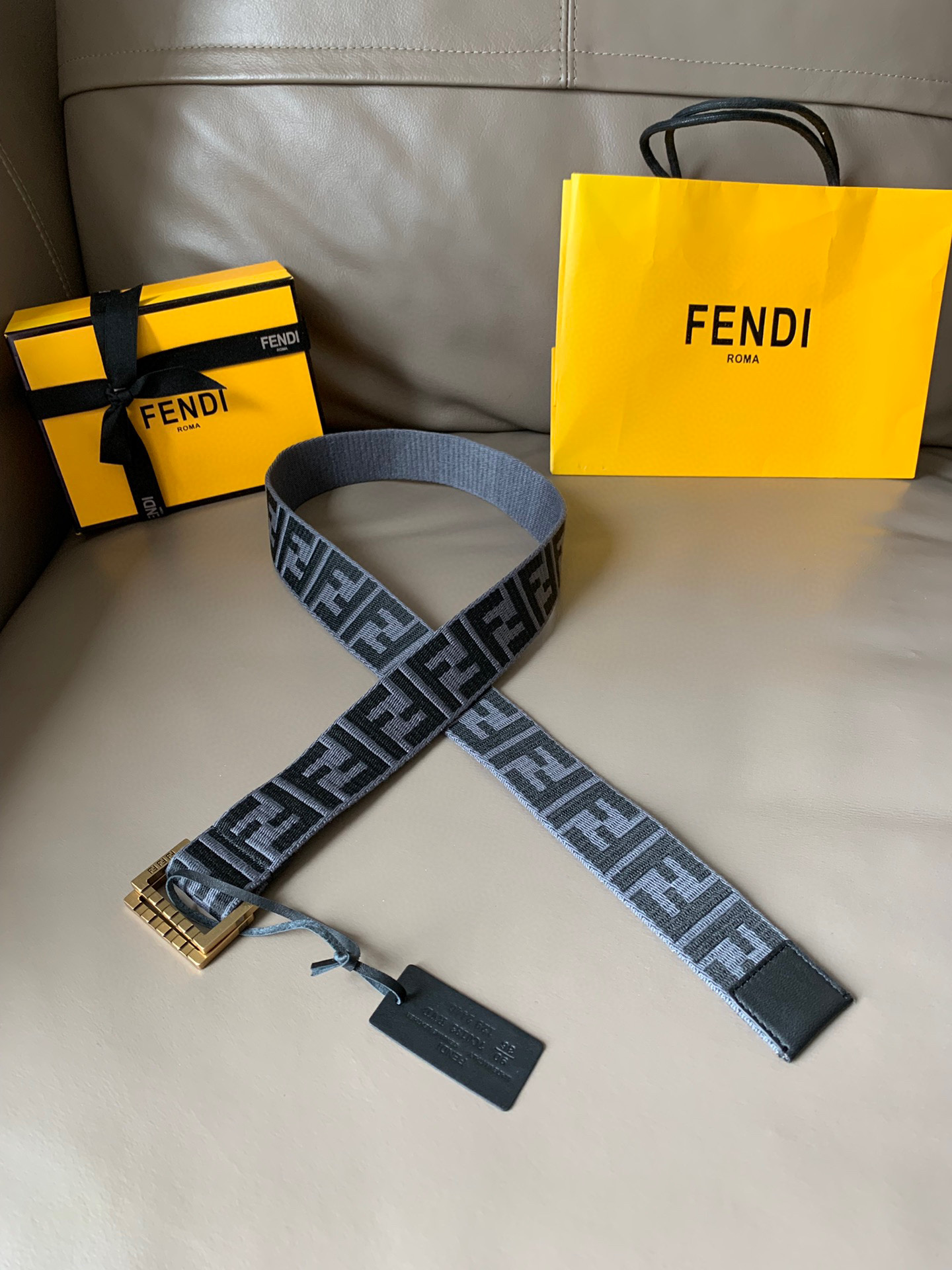 펜디 FENDI 블랙 40mm