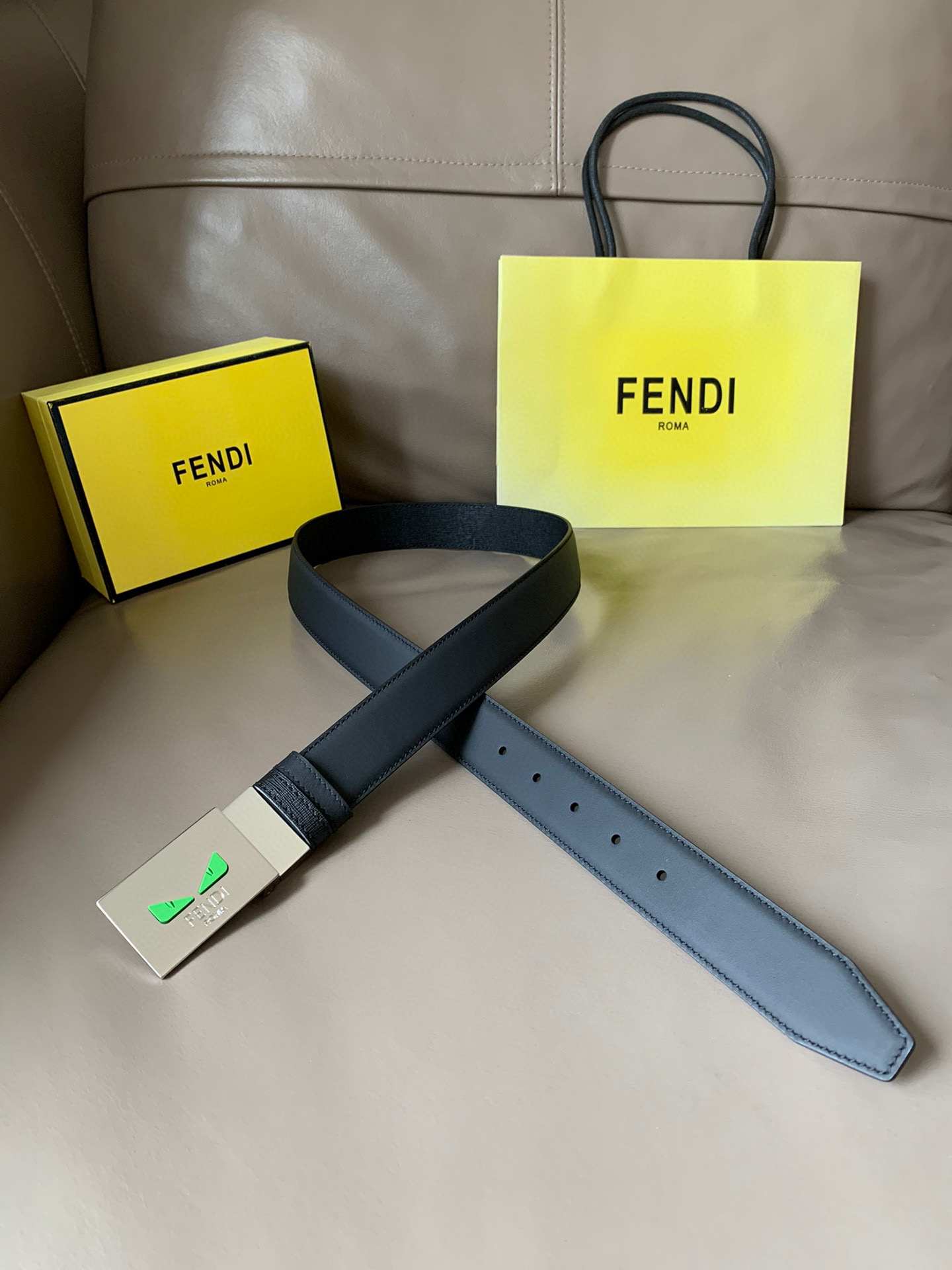 펜디 FENDI 블랙 34mm