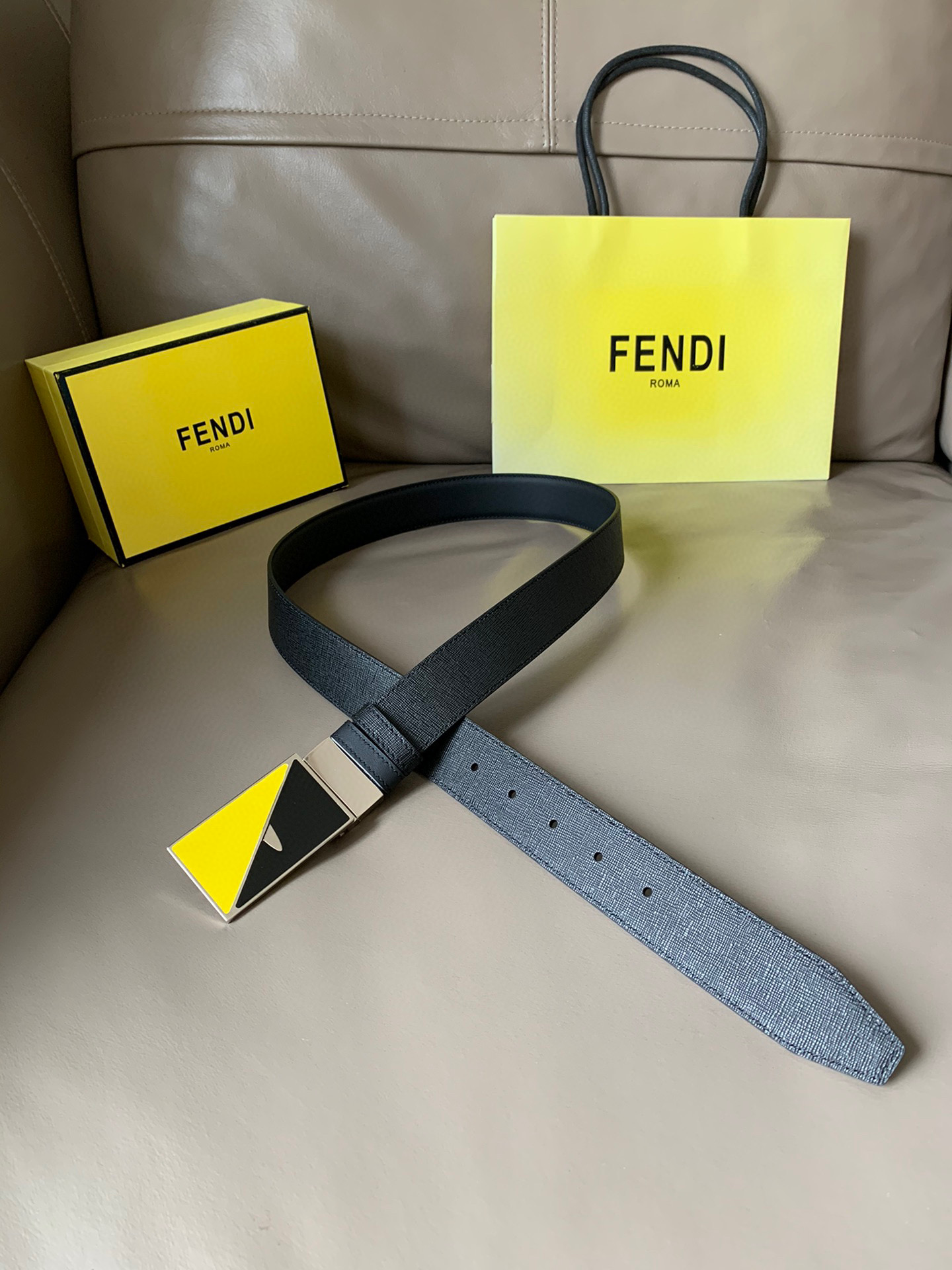 펜디 FENDI 블랙 34mm