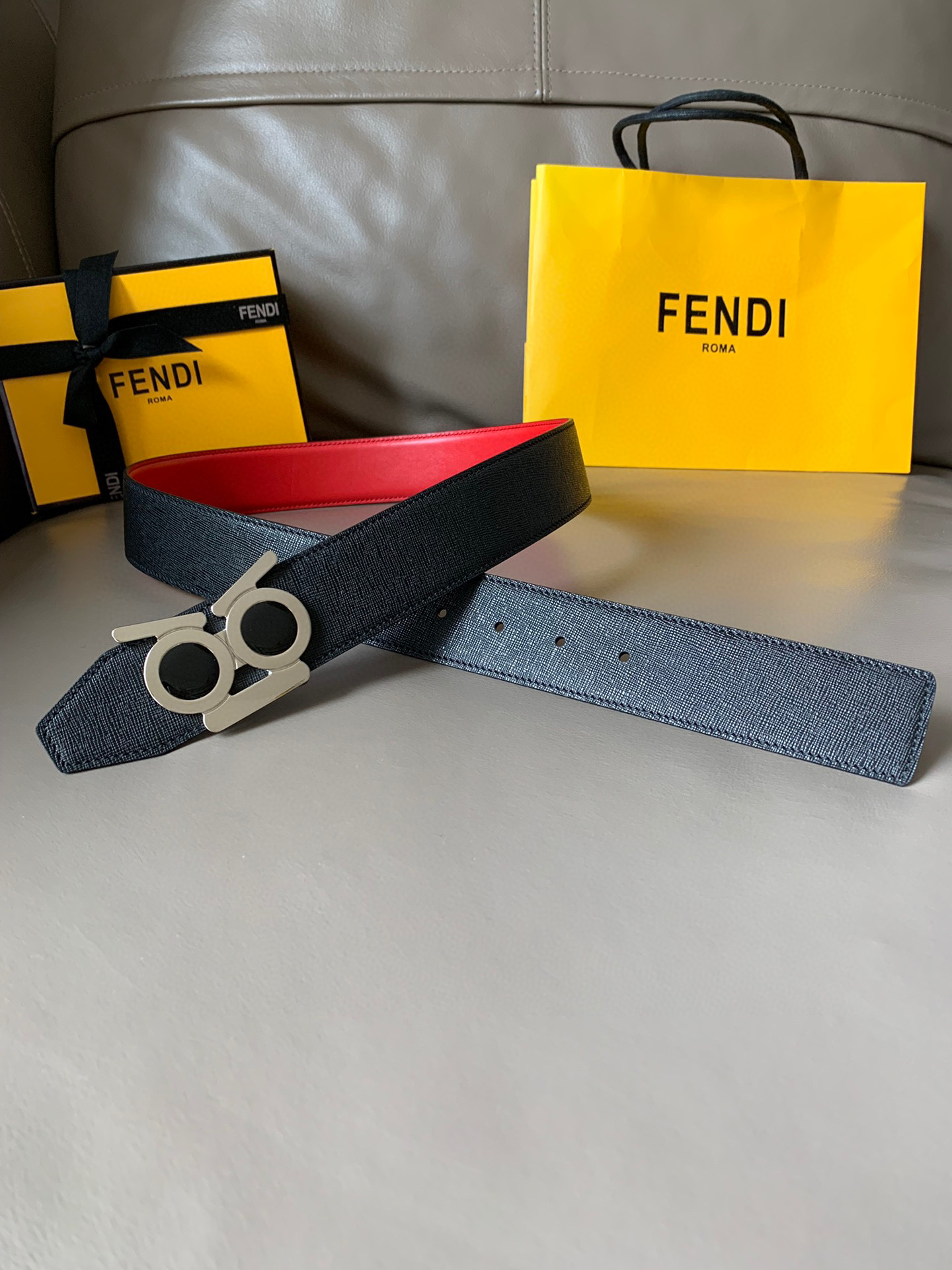 펜디 FENDI 블랙 38mm