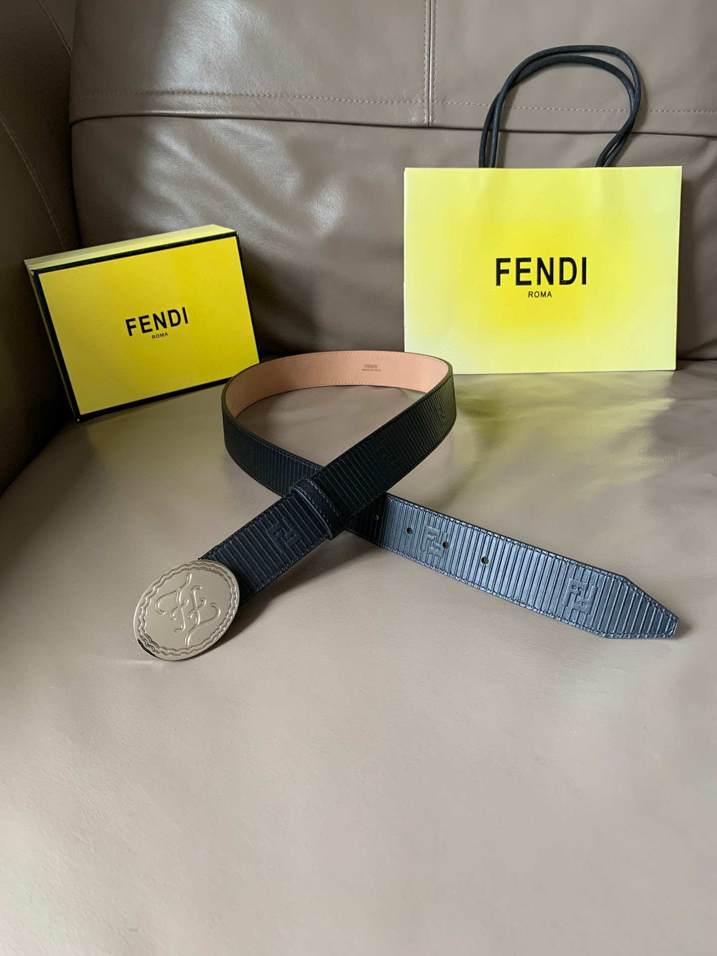 펜디 FENDI 블랙 34mm