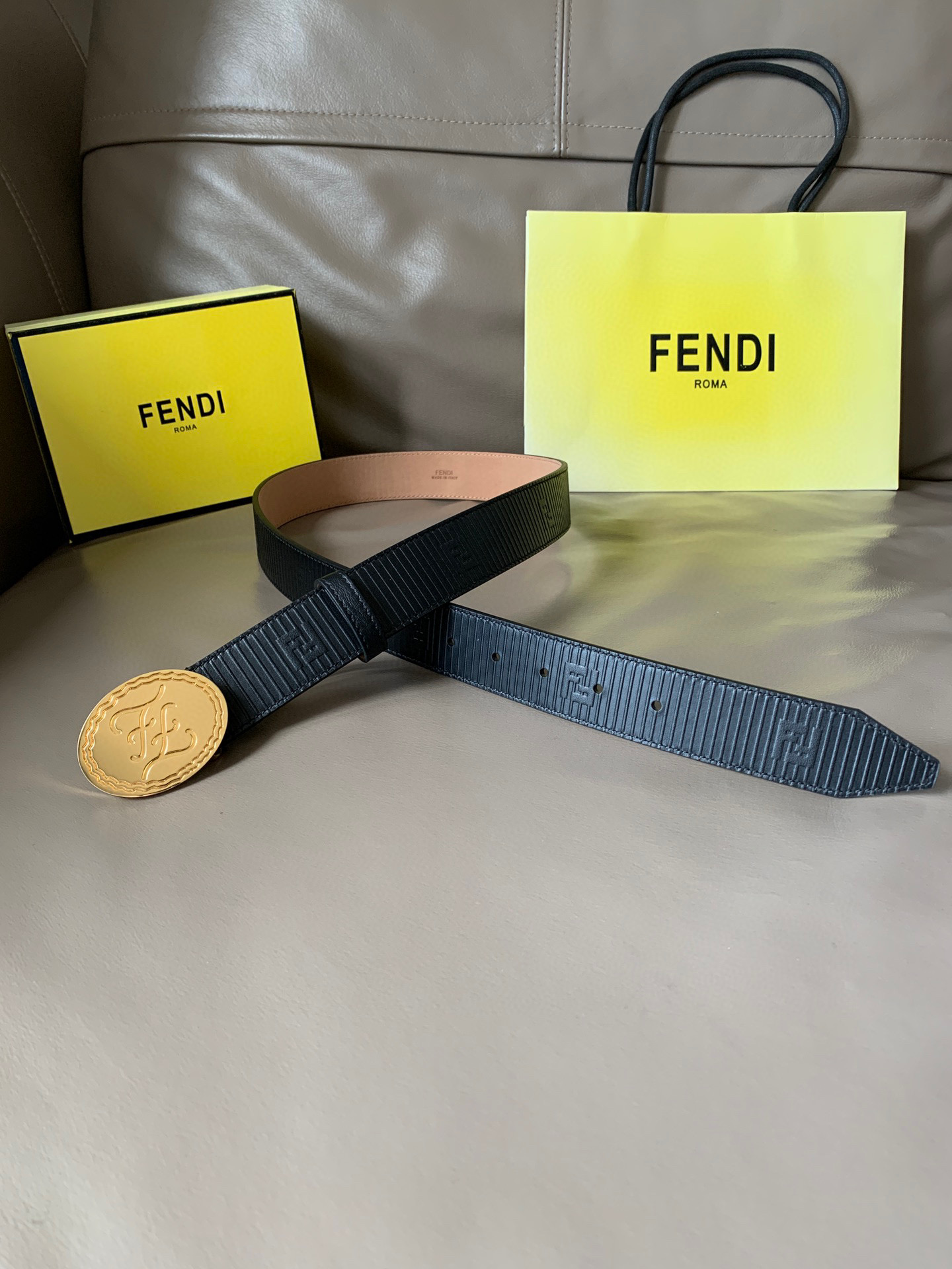 펜디 FENDI 블랙 34mm
