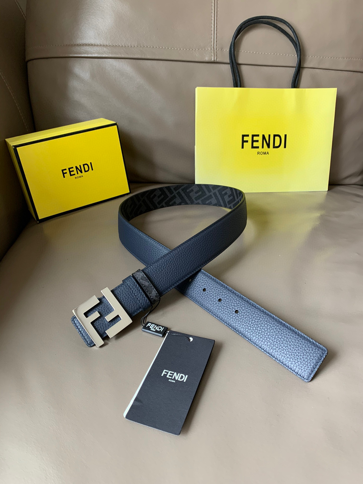 펜디 FENDI 블랙 40mm