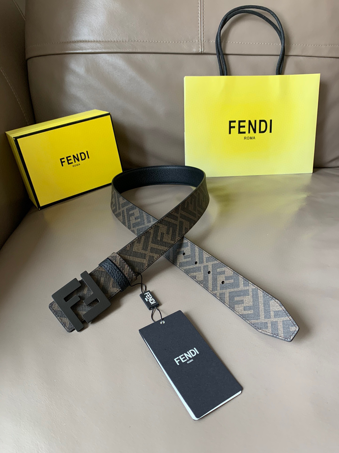 펜디 FENDI 블랙 40mm
