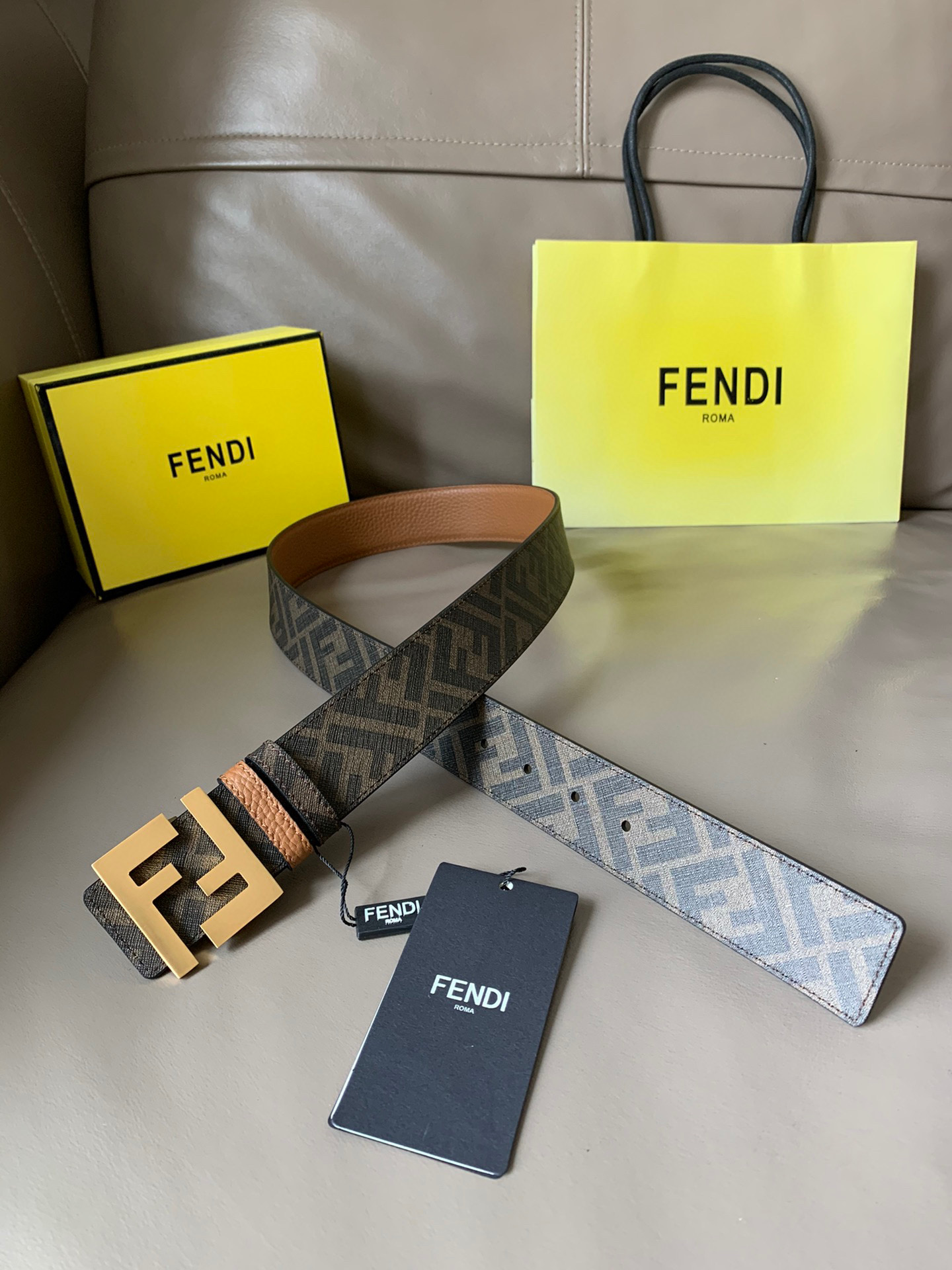 펜디 FENDI 블랙 40mm