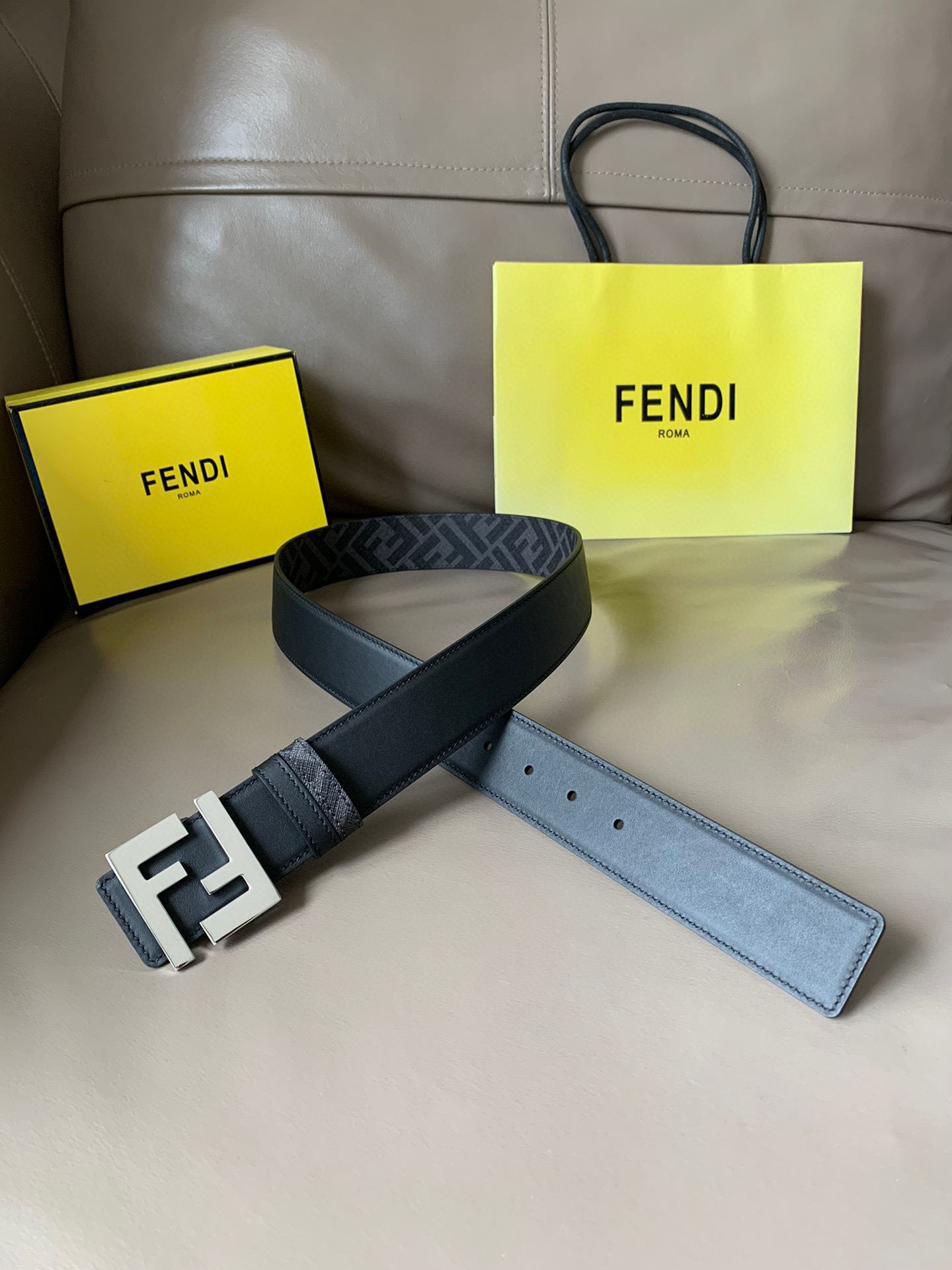 펜디 FENDI 블랙 40mm