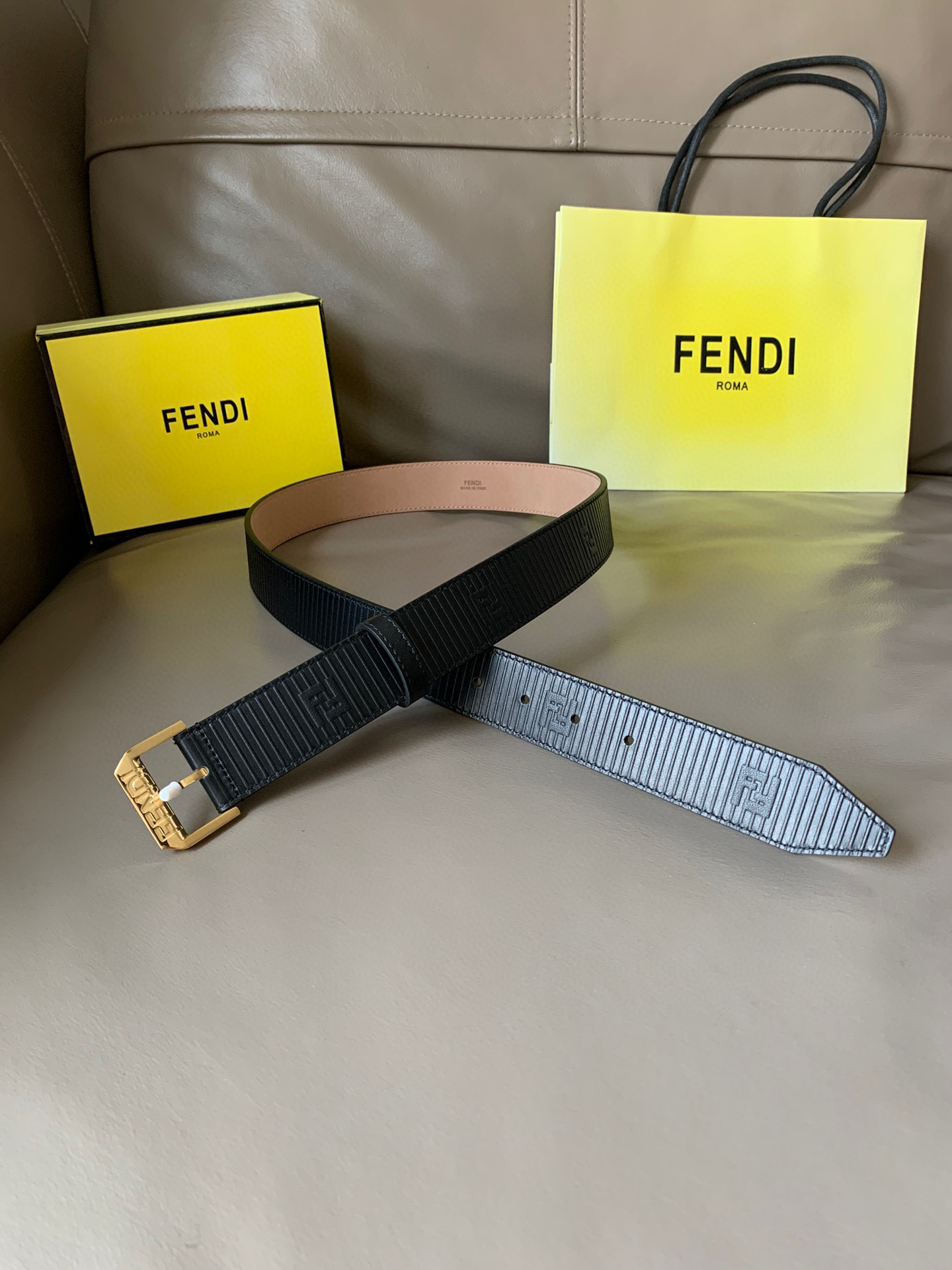 펜디 FENDI 블랙 34mm