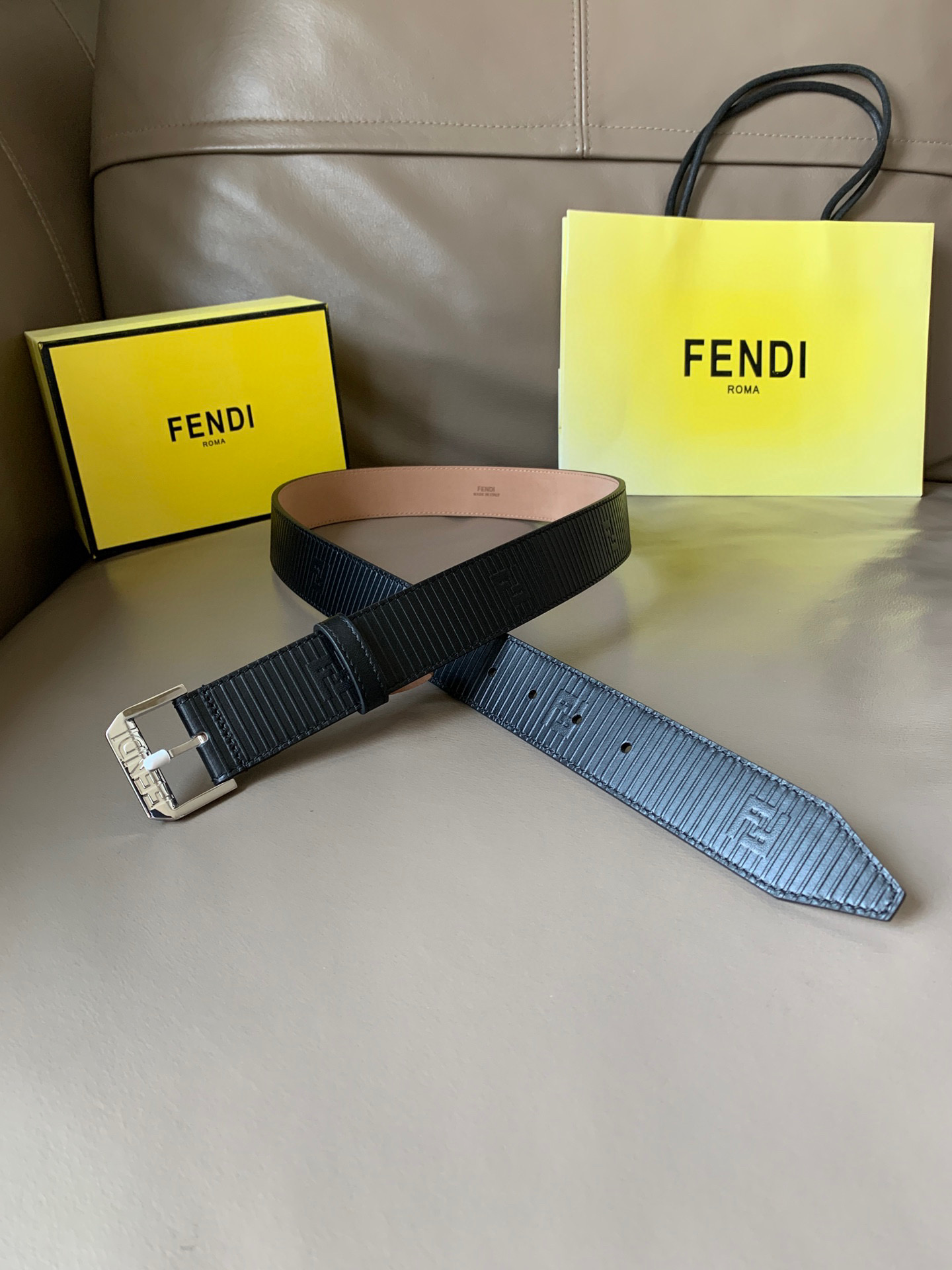 펜디 FENDI 블랙 34mm
