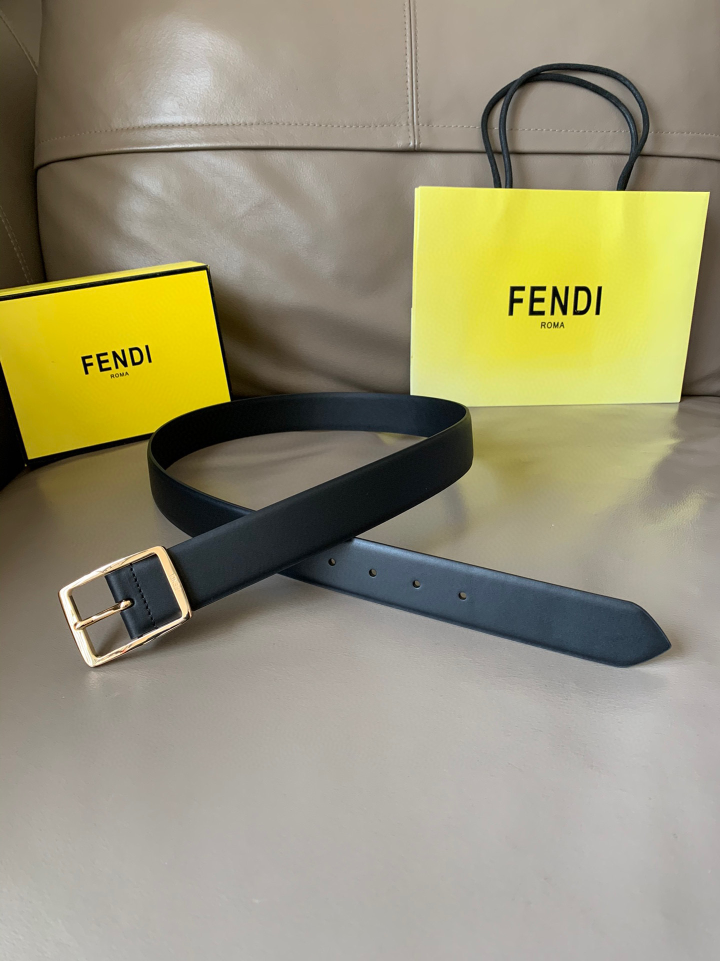 펜디 FENDI 블랙 34mm