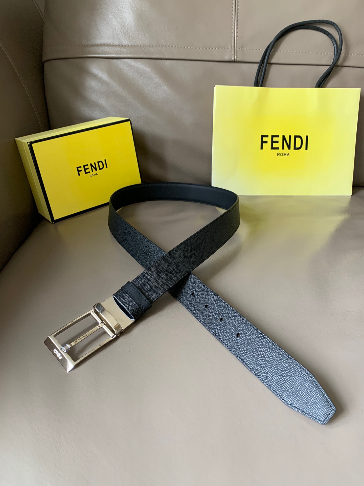 펜디 FENDI 블랙 34mm