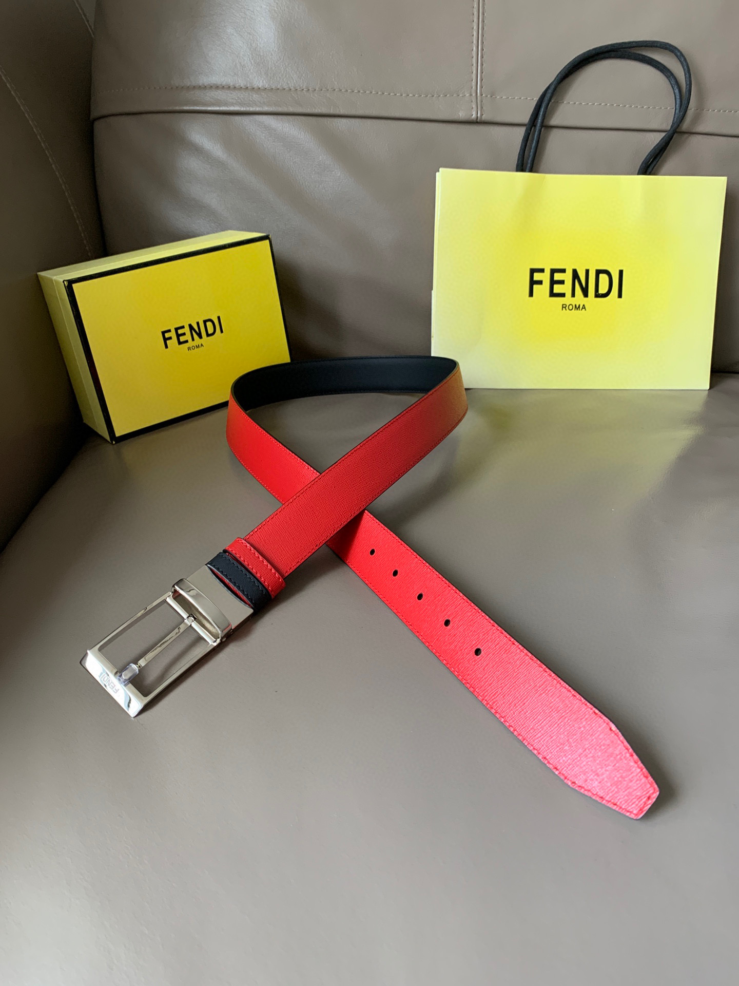 펜디 FENDI 블랙 34mm