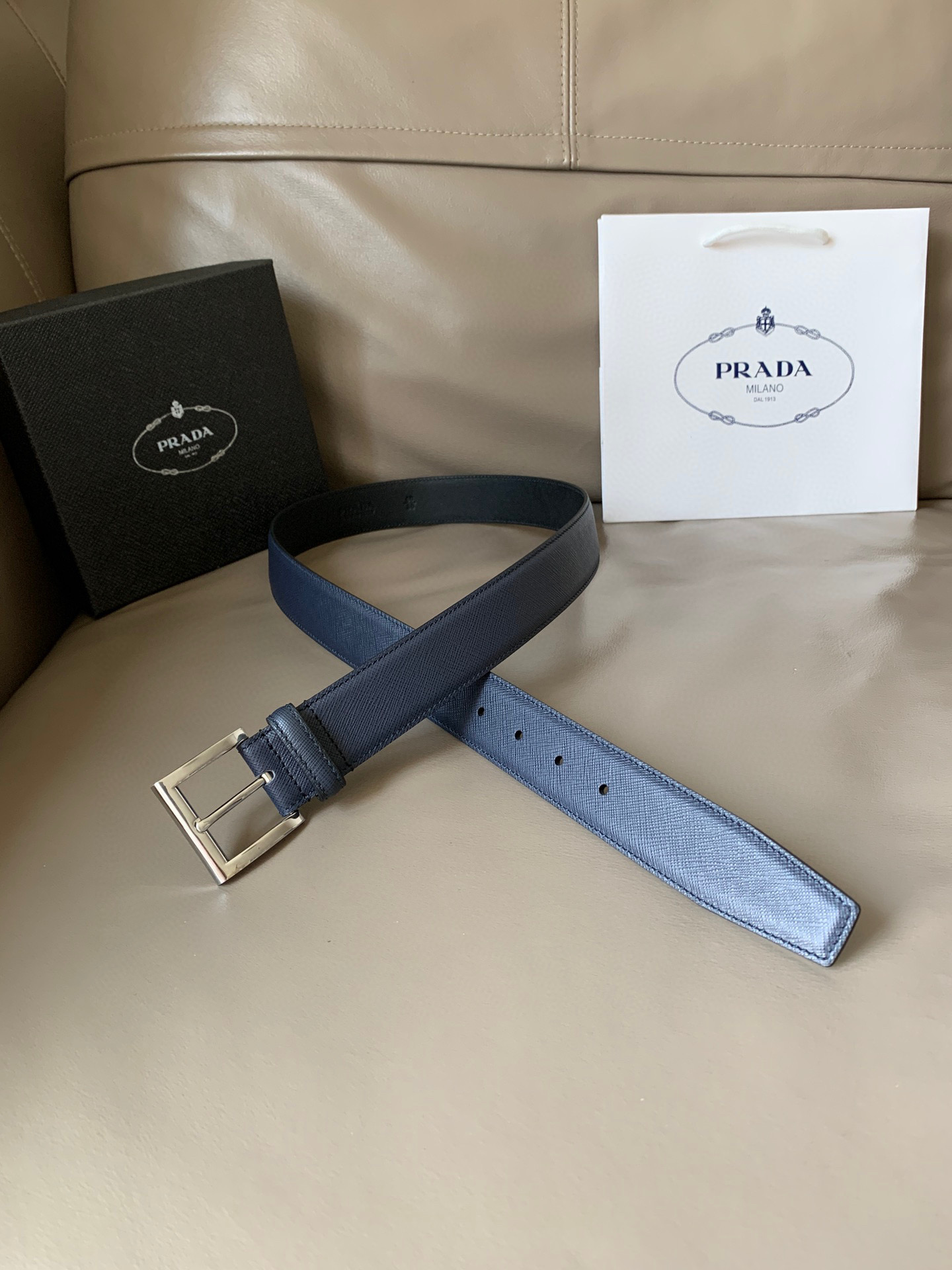 프라다 Prada 블랙 34mm