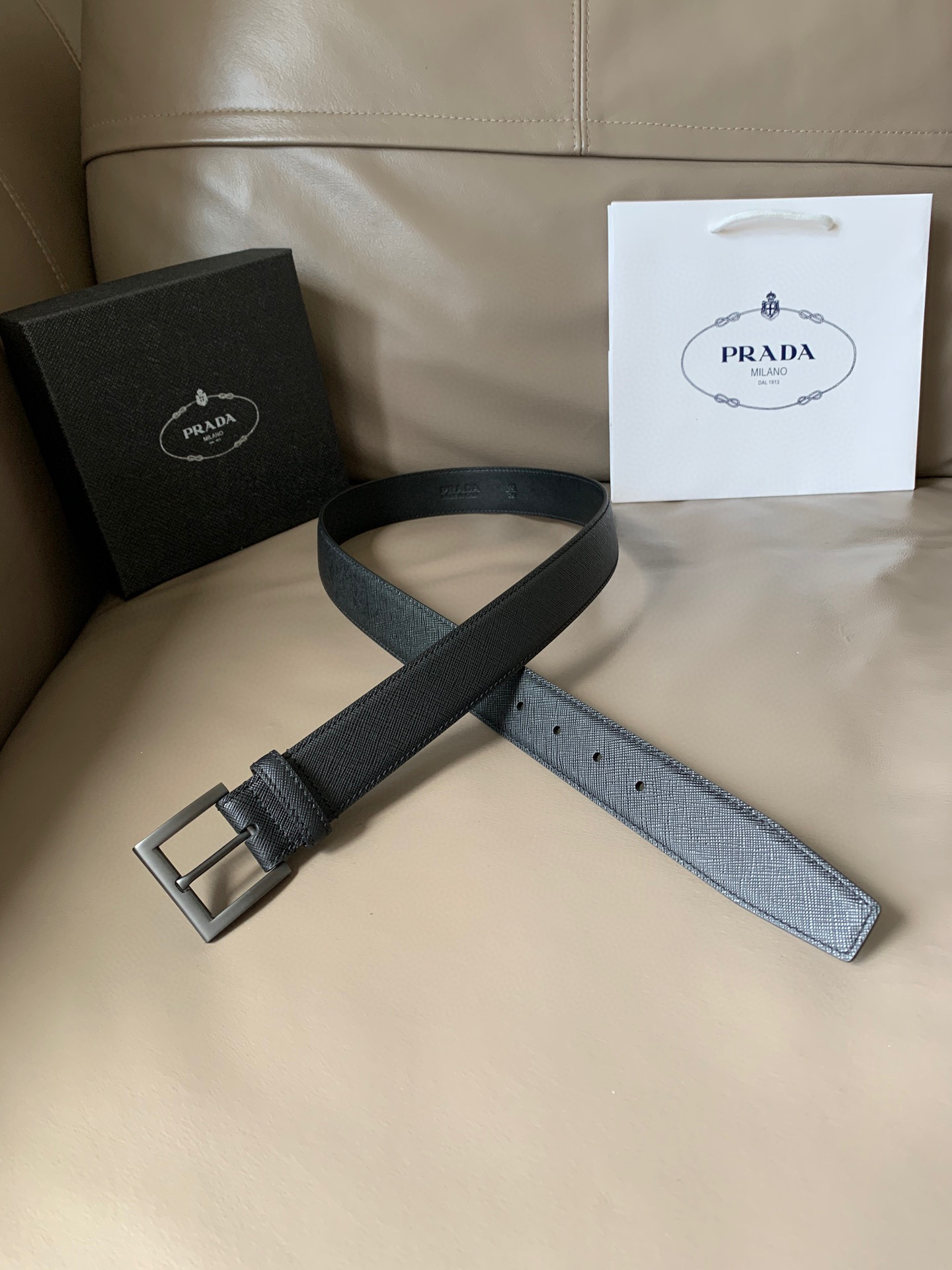 프라다 Prada 블랙 34mm