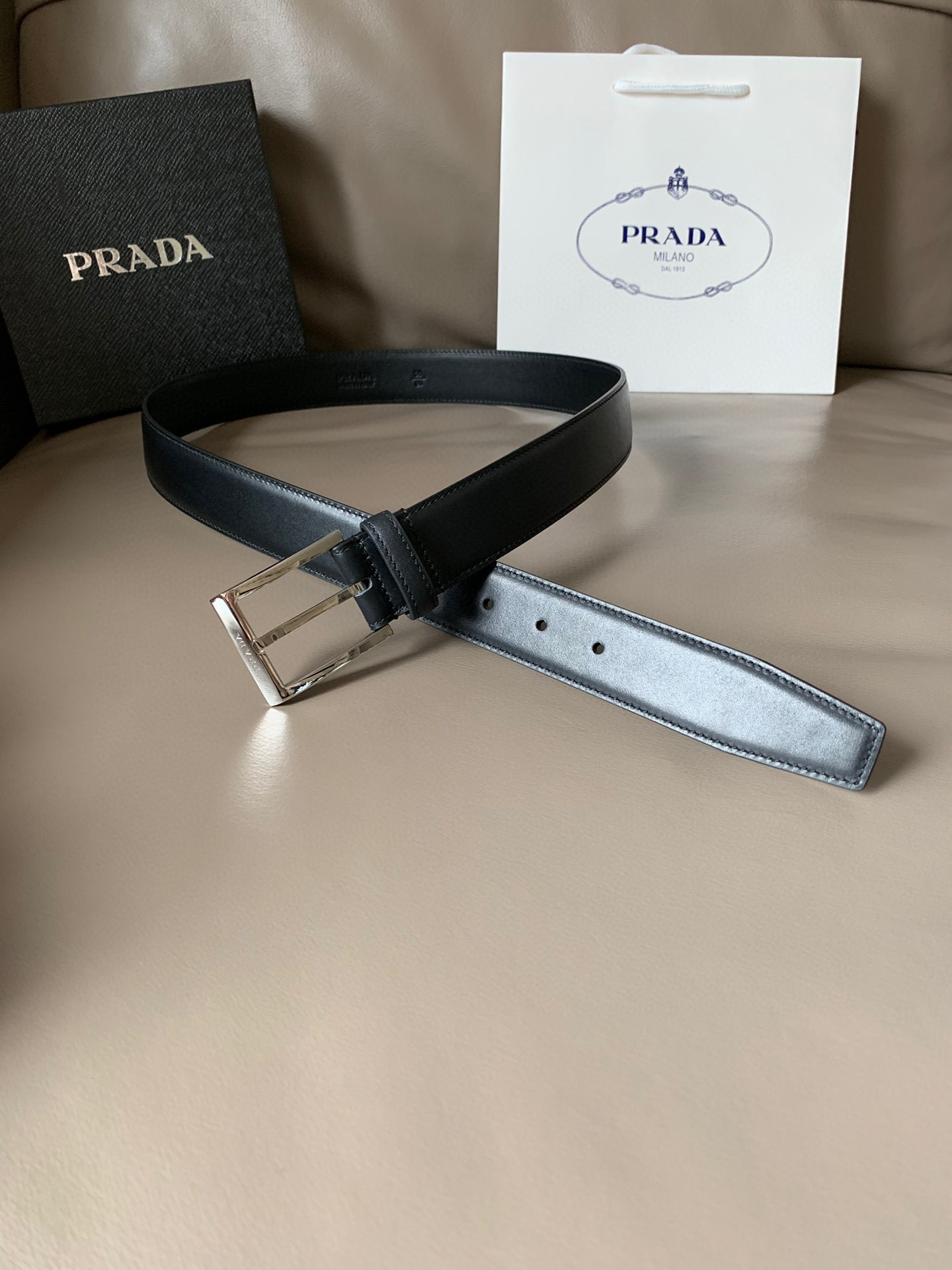 프라다 Prada 블랙 34mm