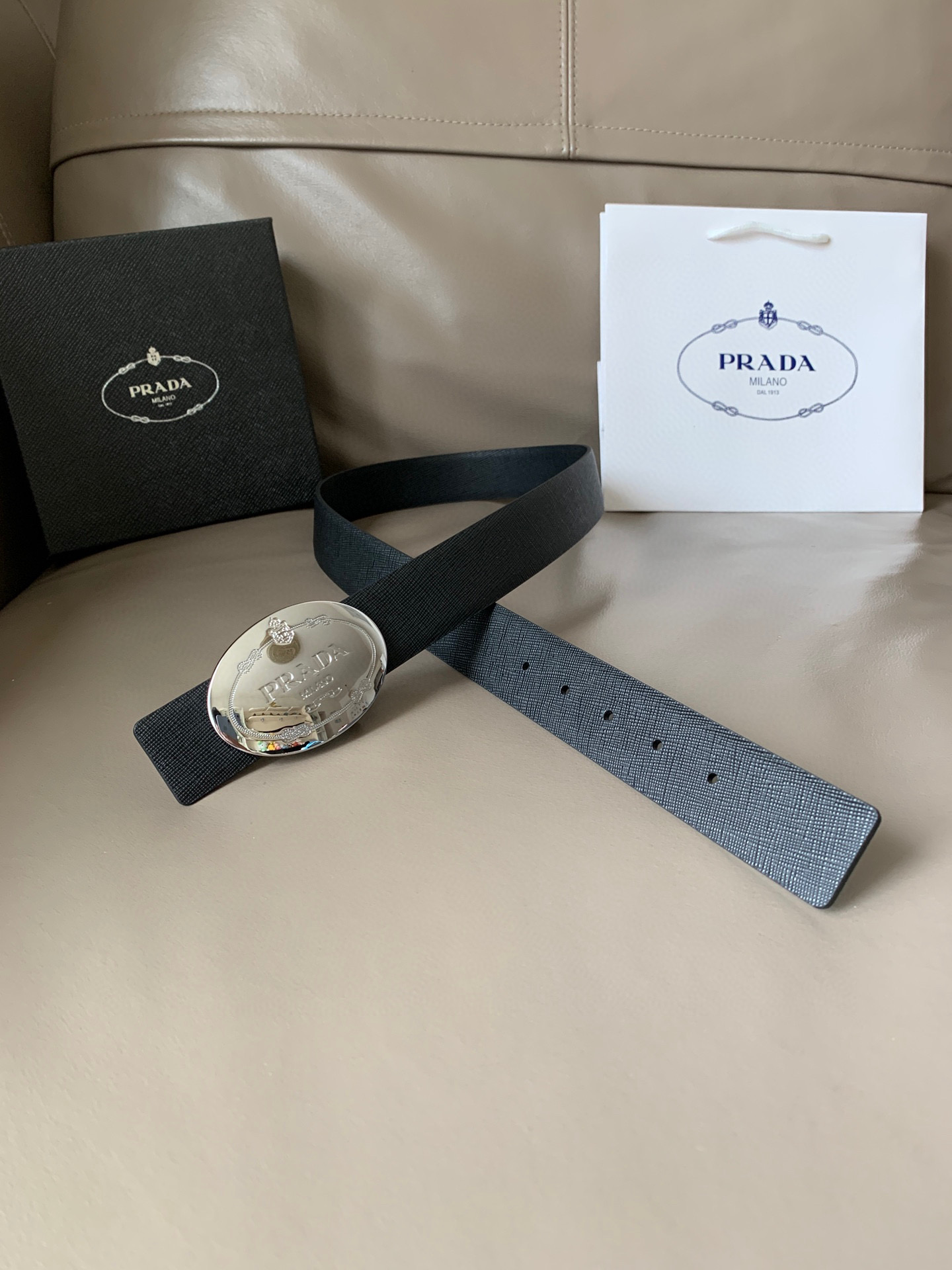 프라다 Prada 블랙 34mm