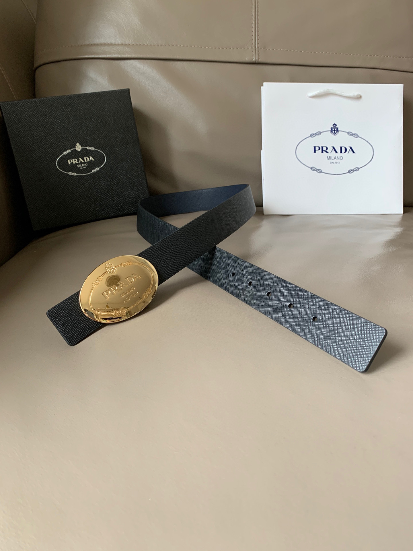 프라다 Prada 블랙 34mm