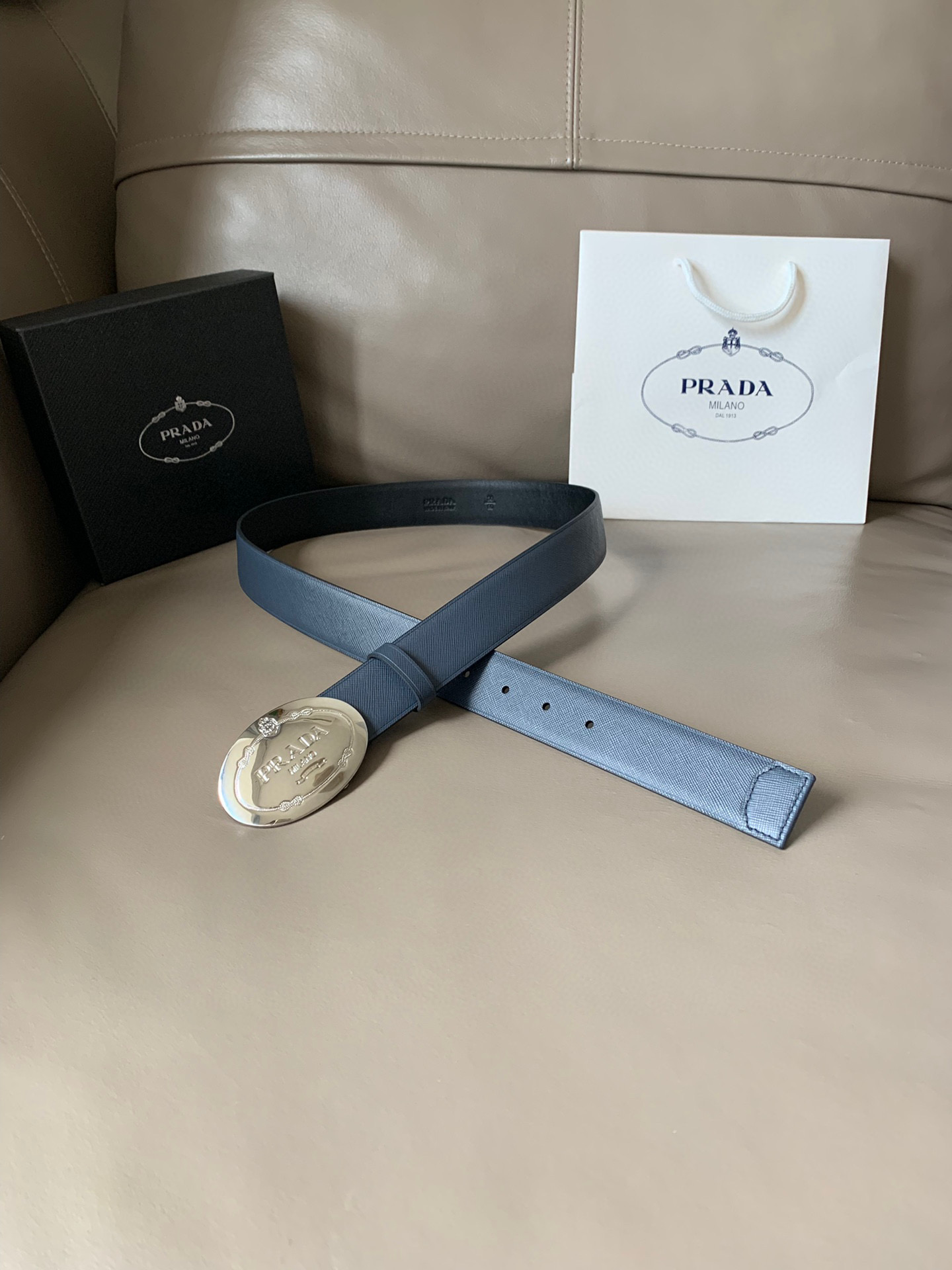 프라다 Prada 블랙 34mm