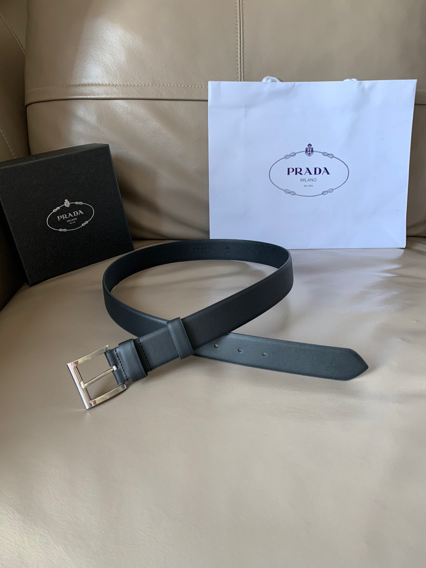 프라다 Prada 블랙 34mm