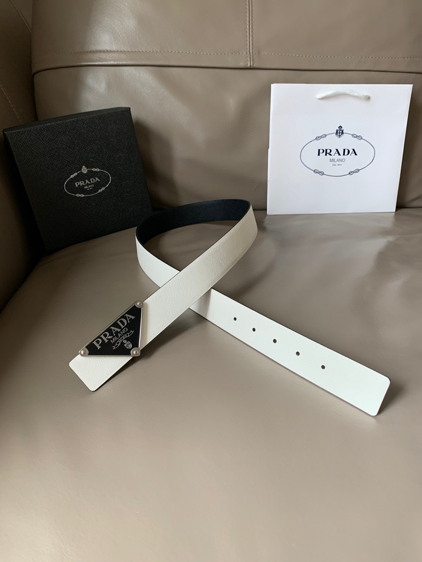 프라다 Prada 블랙 34mm