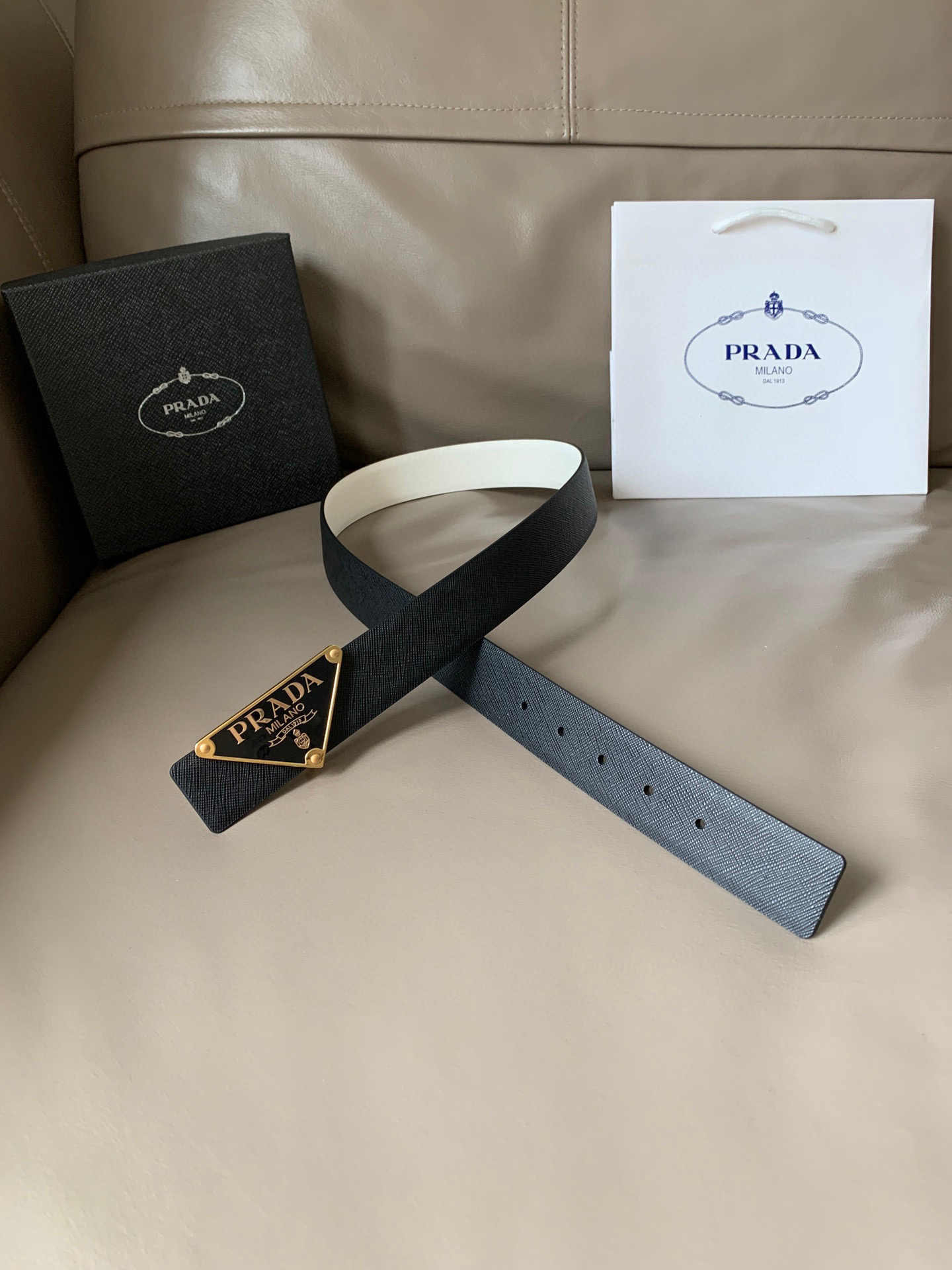 프라다 Prada 블랙 34mm