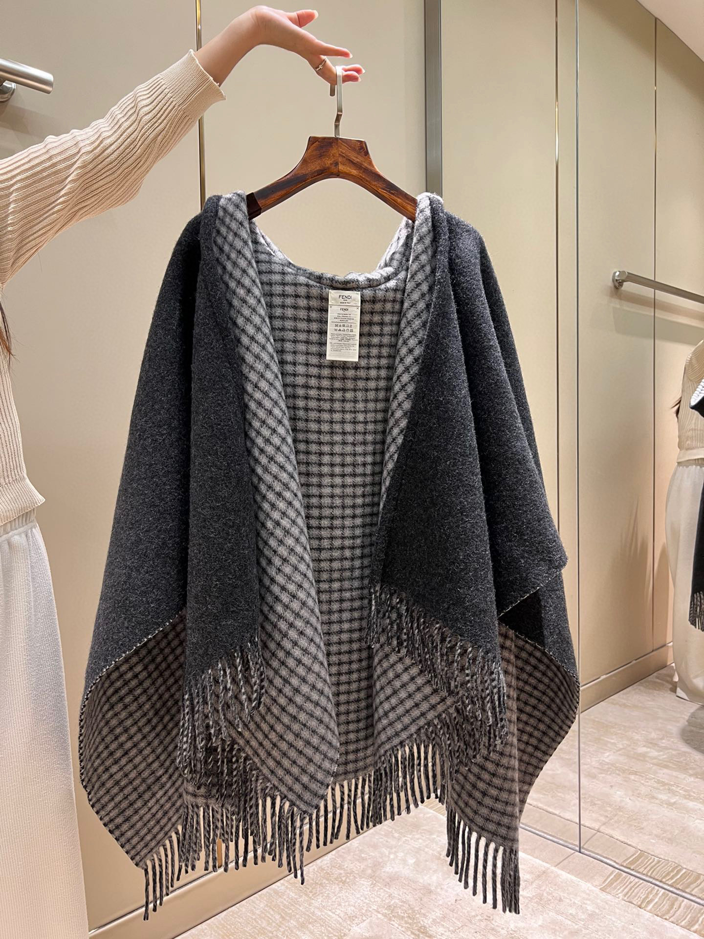 버버리 Burberry 울 캐시미어 후드 케이프 123*132cm