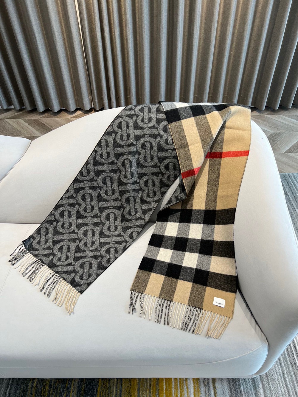 버버리 Burberry 울 캐시미어 후드 케이프  200*36cm