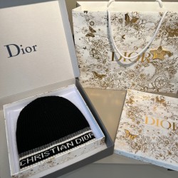 디올 Dior White 니트 모자