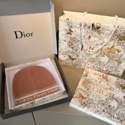 디올 Dior White 니트 모자