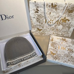 디올 Dior White 니트 모자