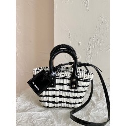 발렌시아가 Balenciaga 678028