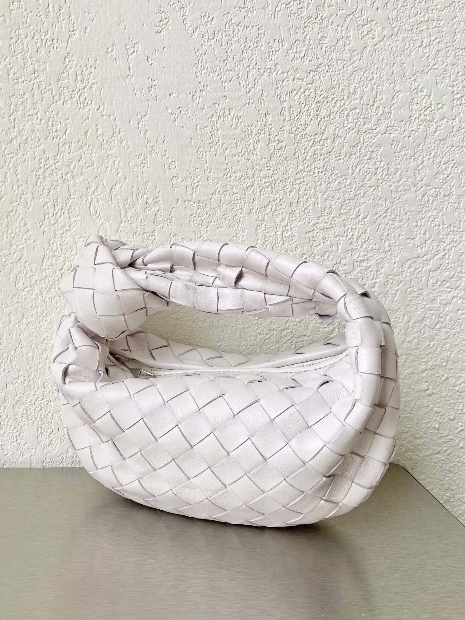 보테가베네타 Bottega Veneta MINI JODIE 미니 조디 651876 화이트