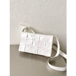 보테가베네타 Bottega Veneta CASSETTE 카세트 백 667298 화이트