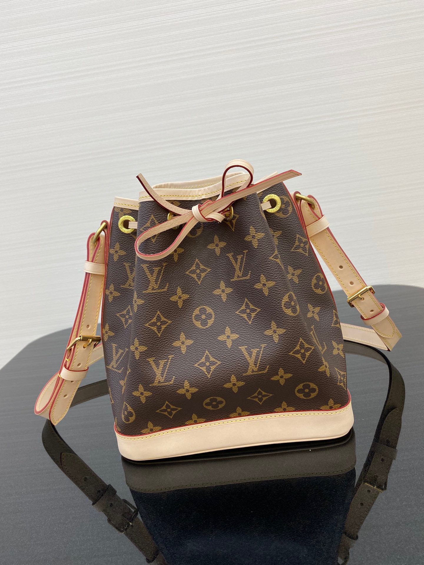 루이비통 Louis Vuitton 43150  버킷 백  24CM