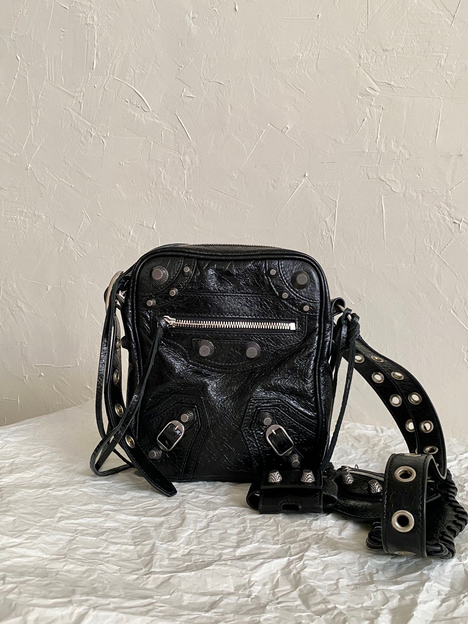 발렌시아가 Balenciaga LE CAGOLE MEN 크로스바디 백 에 대한 남성 에 블랙 719065