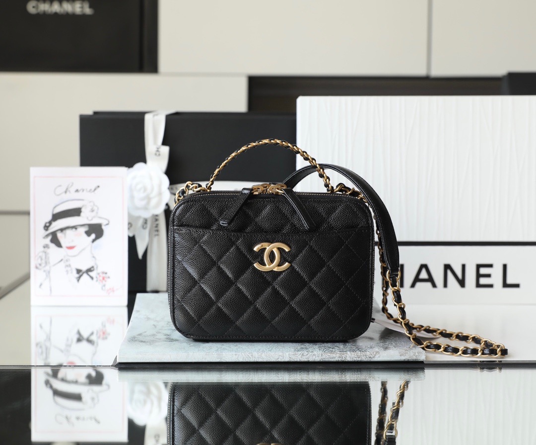 CHANEL 미니 카메라 케이스  19CM
