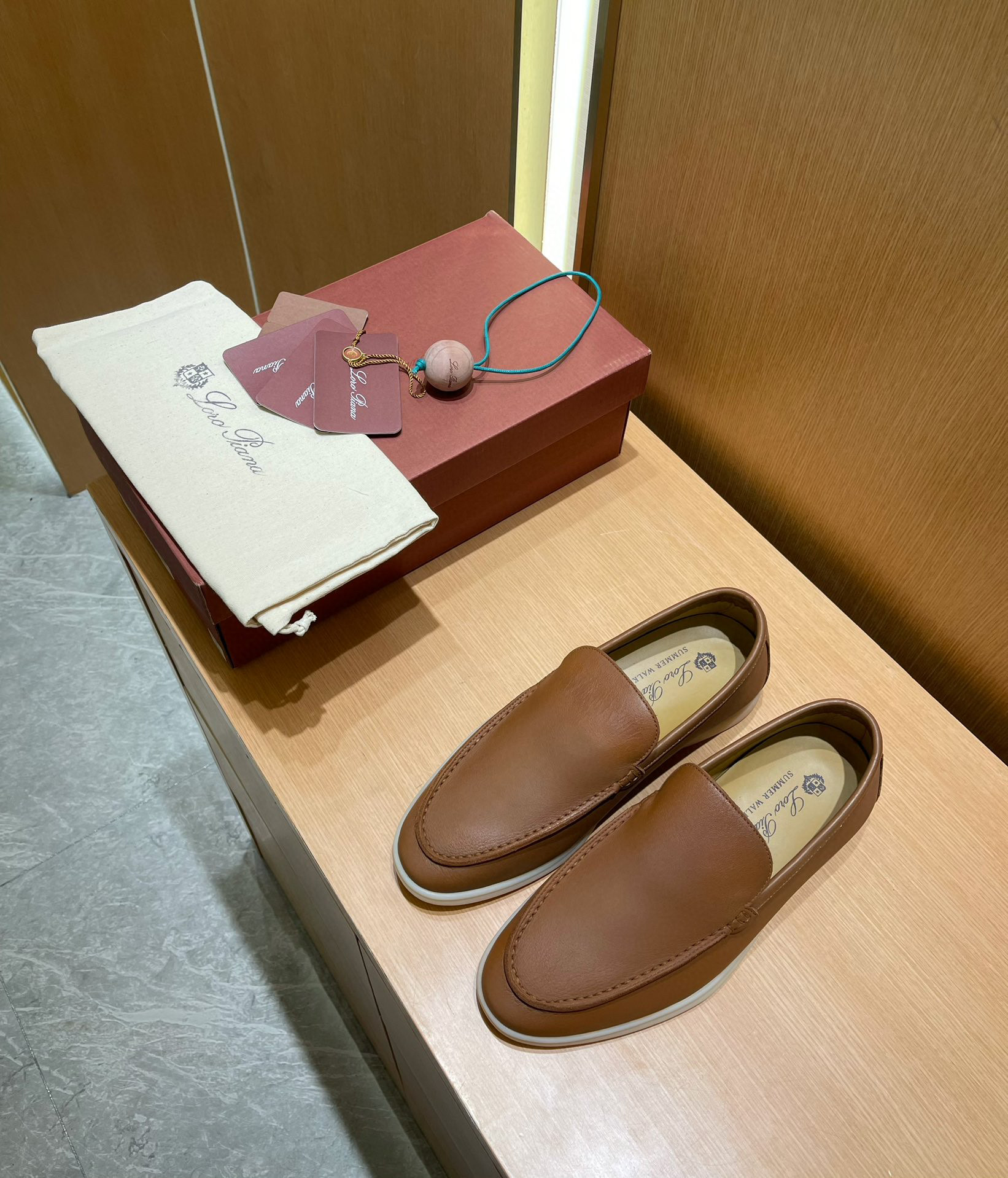 로로피아나 Loro Piana Summer Charms Walk 모카신